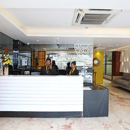 Capital O 10492 Hotel Onyx Garden Guwahati Dış mekan fotoğraf